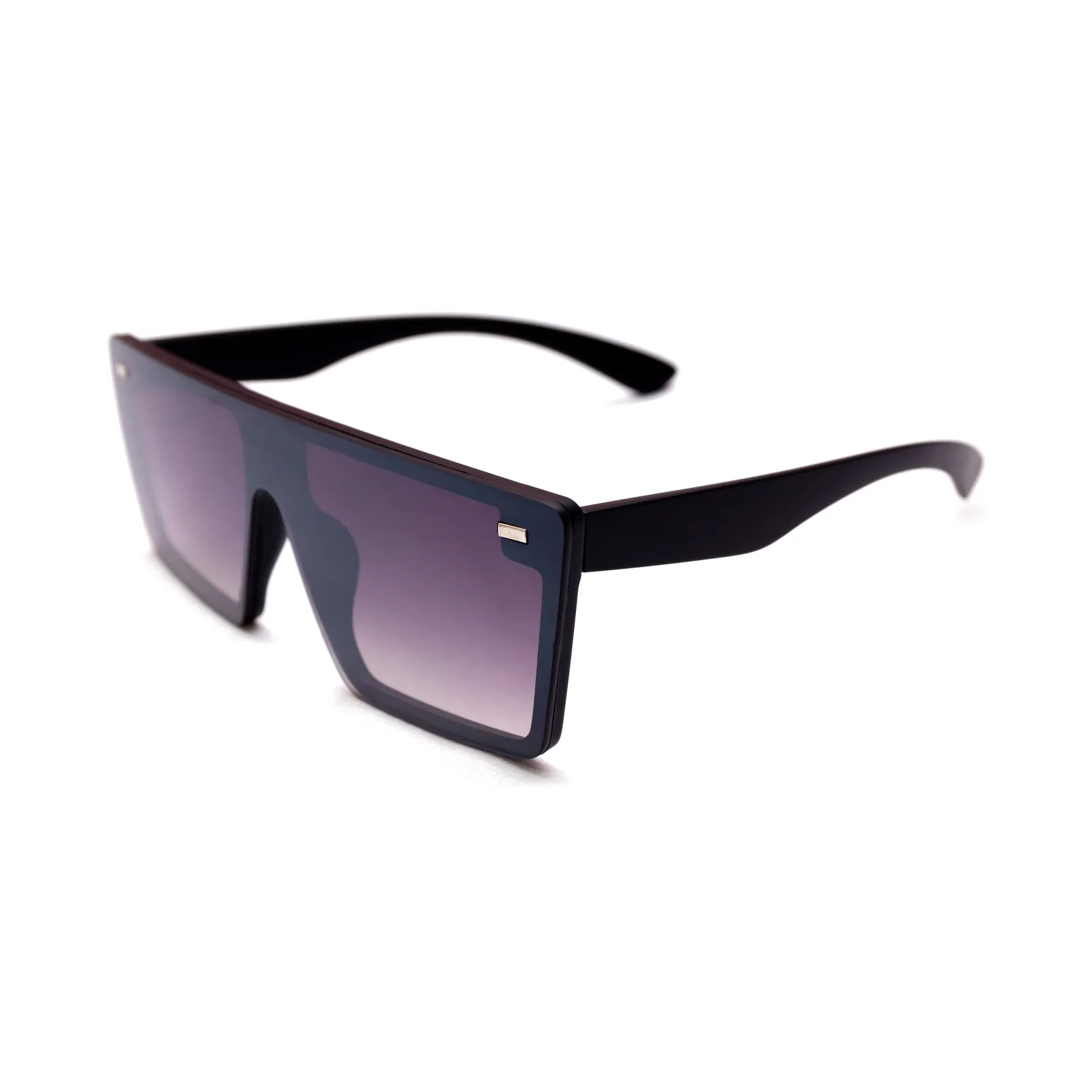 Gafas de sol Raysol Isla Plana tipo máscara negro mate con lente degradada gris violeta, vista de tres cuartos
